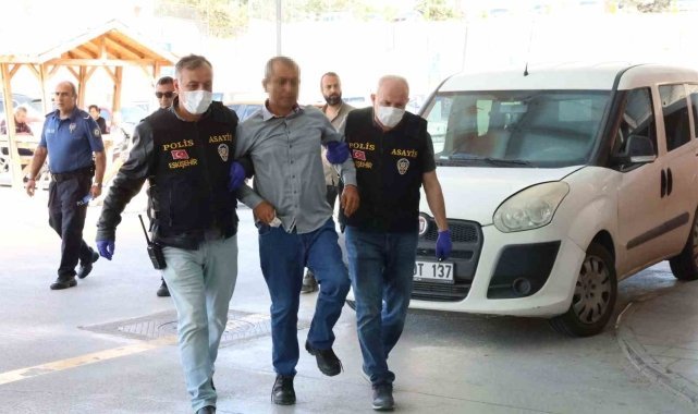 Meslektaşını bıçaklayıp iş yerini ateşe verdi
