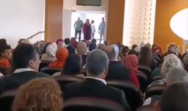Nikah memurunun tahammül edemediği dua müzikle kesildi