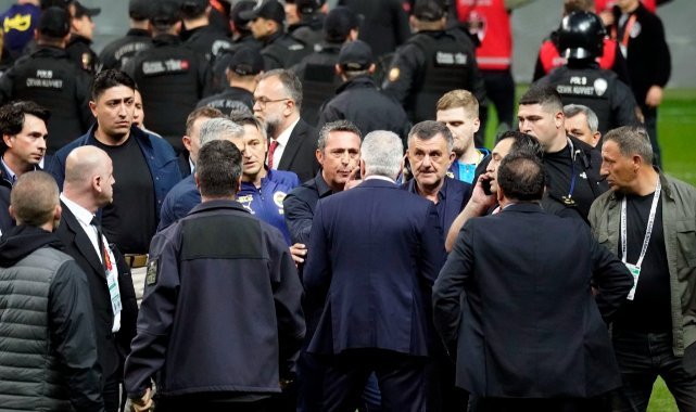 Olaylı derbiden sonraki arbedeye ilişkin Fenerbahçeli Mert Hakan Yandaş ve Osayi Samuel de ifadeye çağrılan 5 isim arasında