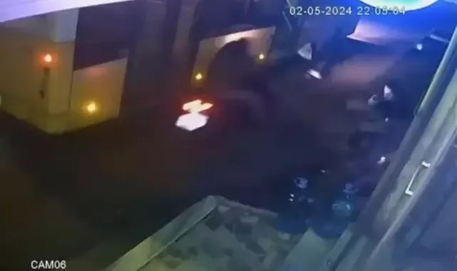 Pendik'te, İETT otobüsünden inerken motosikletin çarptığı yolcu ağır yaralandı