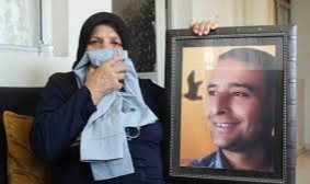 Reyhanlı saldırısında oğlunu kaybeden anne, oğlunun gömleğiyle hasret gideriyor