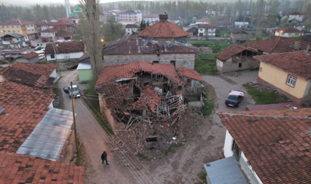 Tarihi kapıyı deprem ortaya çıkardı