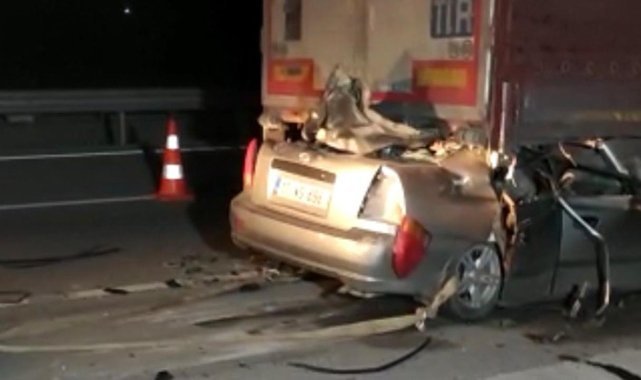 Tırın altına giren otomobilin sürücüsü hayatını kaybetti