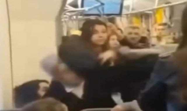 Tramvayda kız öğrenciler saç saça baş başa kavga etti