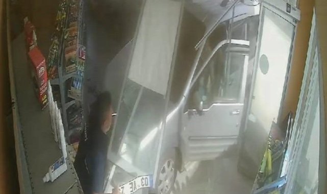 Yok böyle öfke: Husumetlisine çarptı sonra marketten içeri girdi