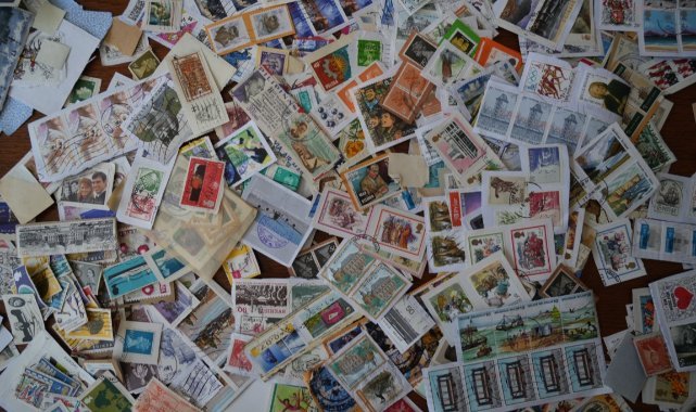 9 yılda 200 bin pul biriktirdi