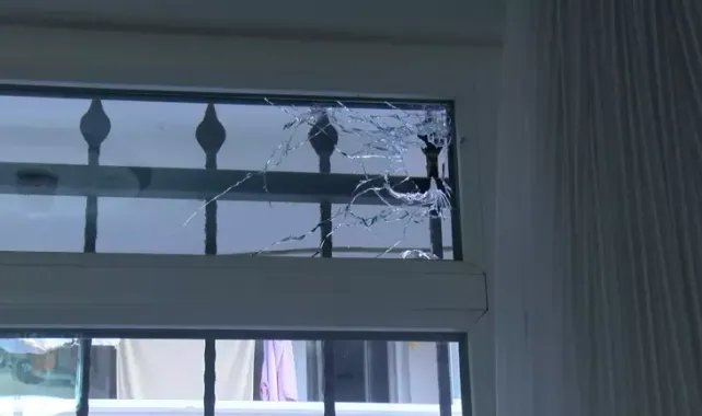 Bağcılar’da motosikletli şüpheliler eve kurşun yağdırdı