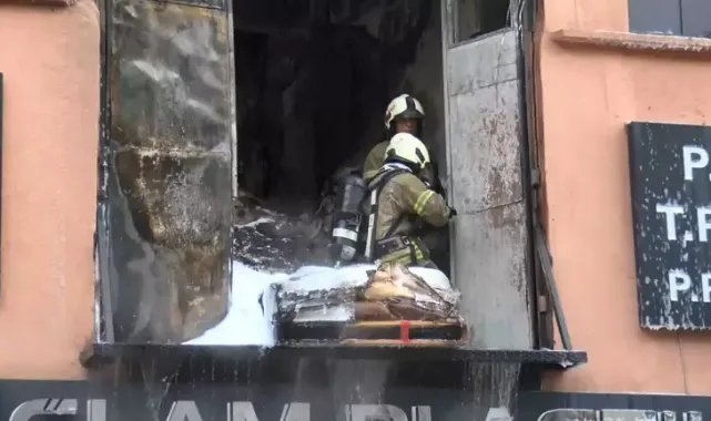 Bayrampaşa'da plastik imalathanesinde yangın