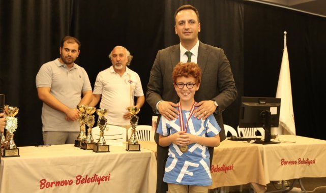 Bornovalı çocukların satranç heyecanı