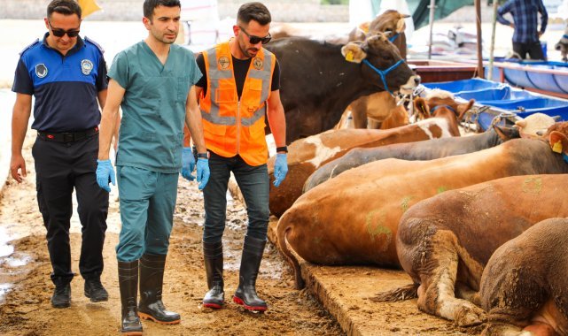 Buca’da kurban pazarlarında sıkı denetim