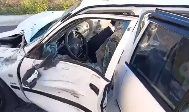 Bursa'da TIR'a çarpan otomobildeki 4 kişi yaralandı