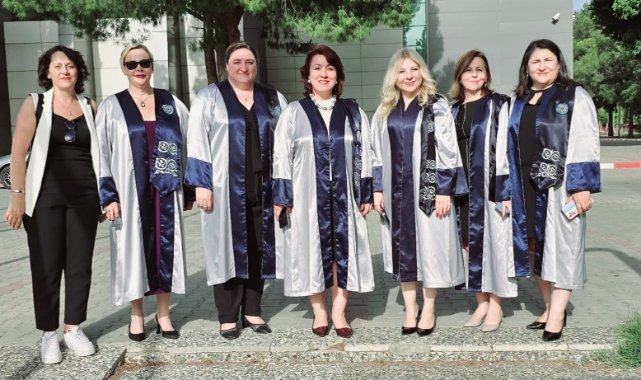 Ege Üniversitesi Hemşirelik Fakültesinde 64. Dönem Mezuniyet Coşkusu