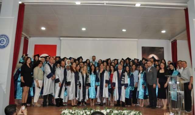 EÜ Ödemiş Sağlık Bilimleri Fakültesinde mezunlar kep attı
