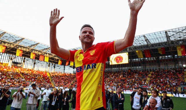 Göztepe’de iki oyuncu daha yolcu