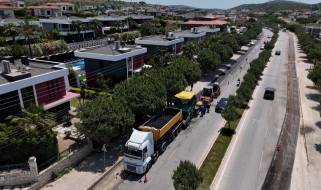 İzmir’de bayramda da yol çalışmaları hız kesmedi