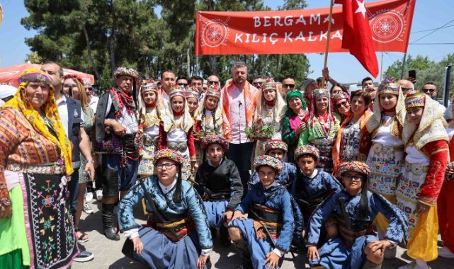 İzmirliler Kiraz Festivali'nde buluştu