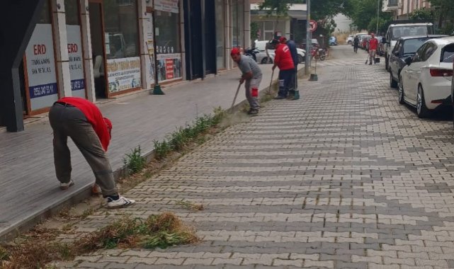 Menderes Belediyesi’nde Yol Temizliği