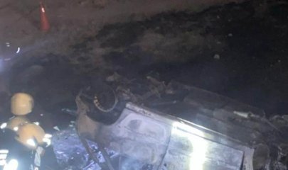 Şarampole uçan otomobil yandı