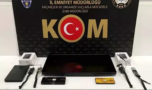 Yapay zeka kullanarak sınavda kopya çekerken yakalandı