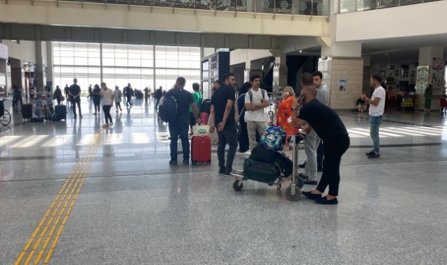 Ajet, Diyarbakır’da yolcuları saatlerce uçakta beklettikten sonra indirdi