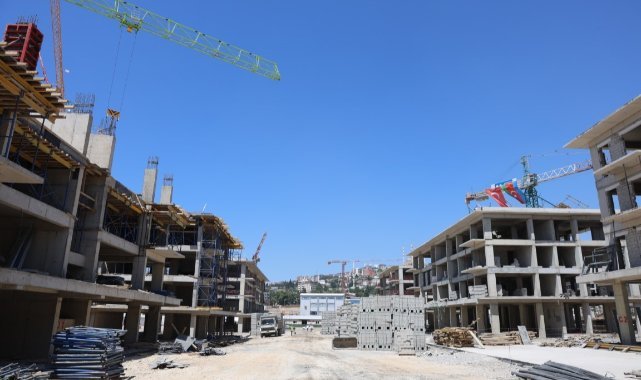 Azerbaycan Mahallesi’ndeki binalar hızla yükseliyor