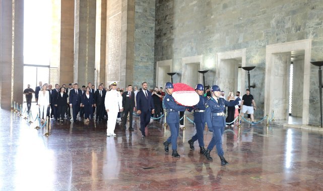 Başkan Erman Uzun'dan Anıtkabir'e ziyaret