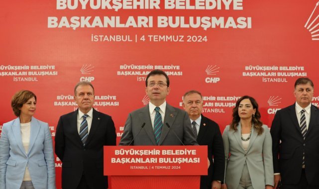 Başkan Tugay CHP’li Büyükşehir Belediye Başkanları buluşmasına katıldı