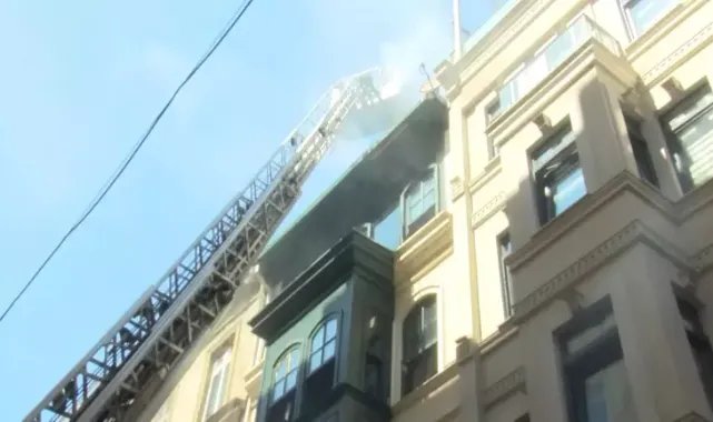 Beyoğlu'nda otelde çıkan yangın söndürüldü