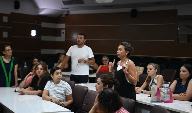 Bornova’da yaratıcı drama eğitimi