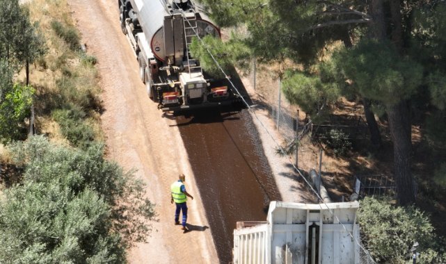 Büyükşehir 3 ayda 40 kilometrelik köy yolunu yeniledi