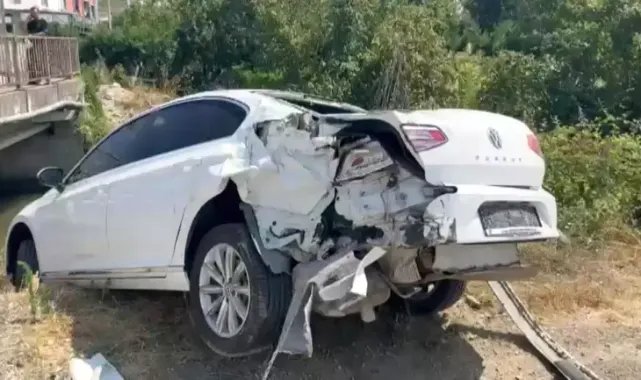 Cenaze nakil aracıyla kaza yapan sürücünün, polise verdiği İngiltere ehliyeti geçersiz çıktı