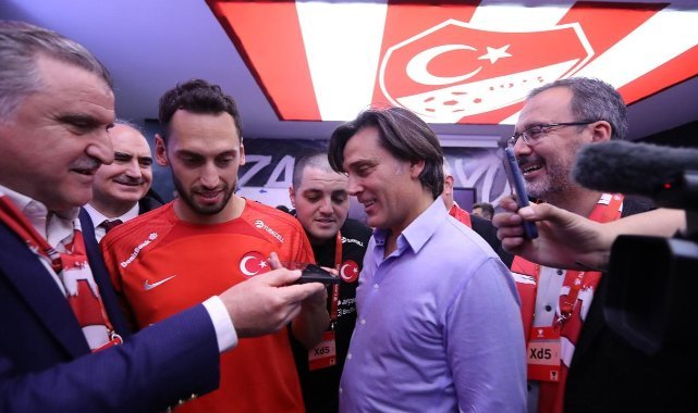 Cumhurbaşkanı Erdoğan'dan Milli Takım'a tebrik telefonu