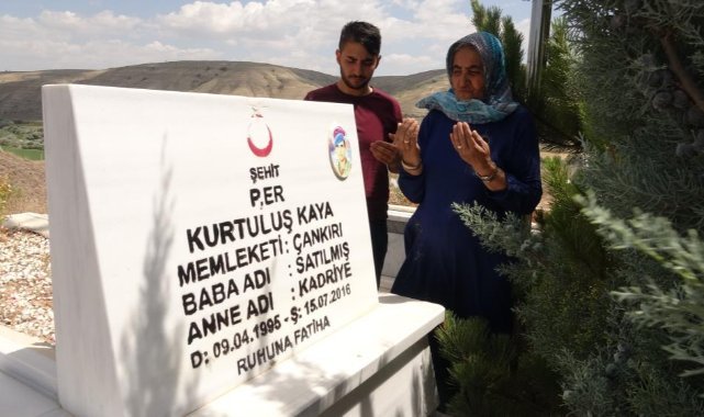 Darbeci binbaşının "vur" emrine uymadığı için şehit edilen oğlunun acısını unutamıyor