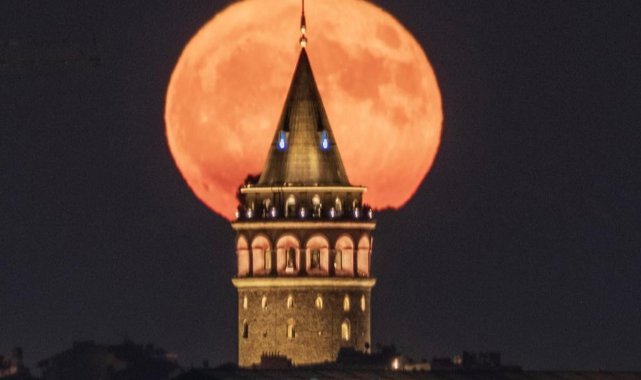Dolunay İle Galata kulesi buluştu