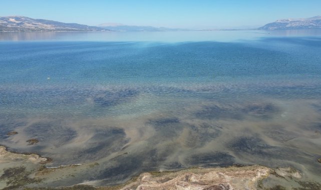 Eğirdir Gölü’nde sular 2 metre çekildi, koku tehdidi başladı
