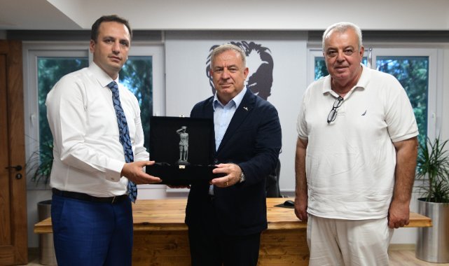 Gökan Zeybek Bornova’da