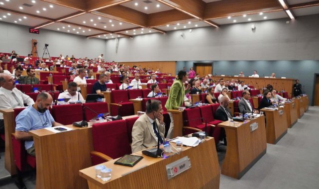 İzmir Büyükşehir Belediye Meclisi'nden Başkan Tugay'a önemli yetki