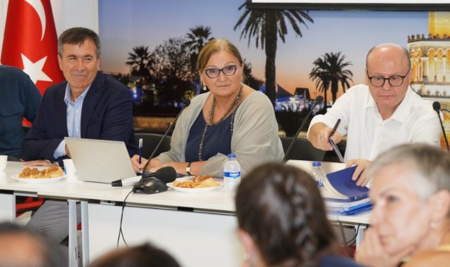 İzmir'de başıboş sokak hayvanları için eylem planı hazırlanıyor