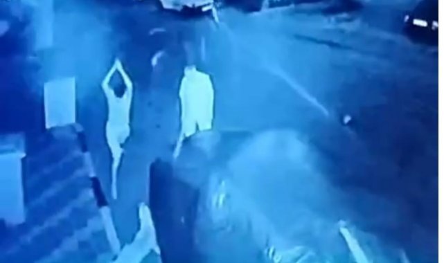 İzmir'de köpeğe sopalarla saldıran baba oğula adli kontrol