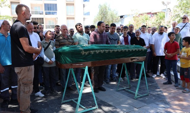 İzmir'de öldürülen gümüşçü esnafı son yolculuğuna uğurlandı