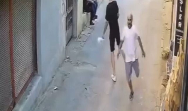 İzmir’de polisten kaçan şüpheliye vatandaştan çelme