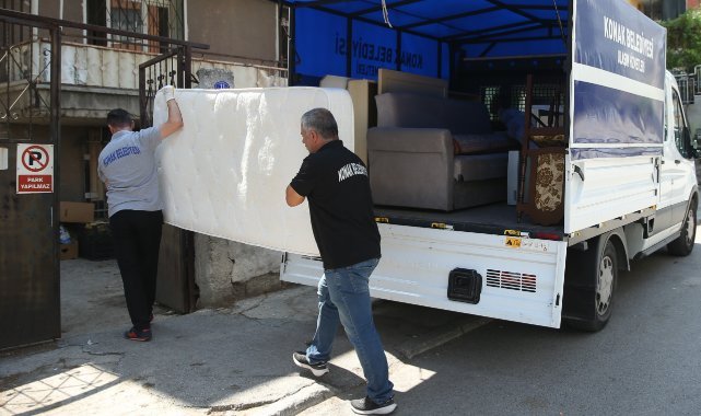 Konak’ta evden eve dayanışma: İkinci El Eşya Hattı