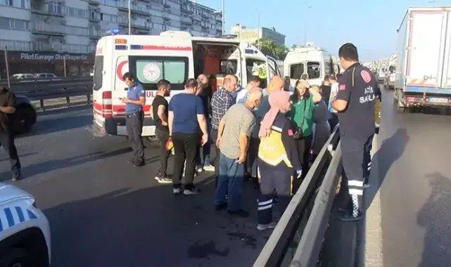 Küçükçekmece&#039;de yol tartışması zincirleme kazayı getirdi: 13 yaralı