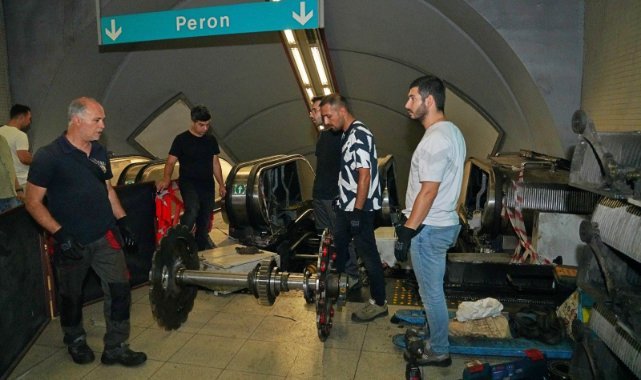 Metronun yürüyen merdivenlerinde geniş kapsamlı bakım çalışması