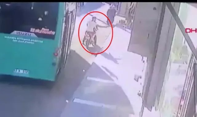 Motosikletli 2 kişiden kuaför dükkanına silahlı saldırı; 2 yaralı