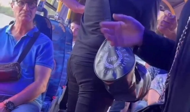 Pendik’te kadınların minibüsteki para kavgası