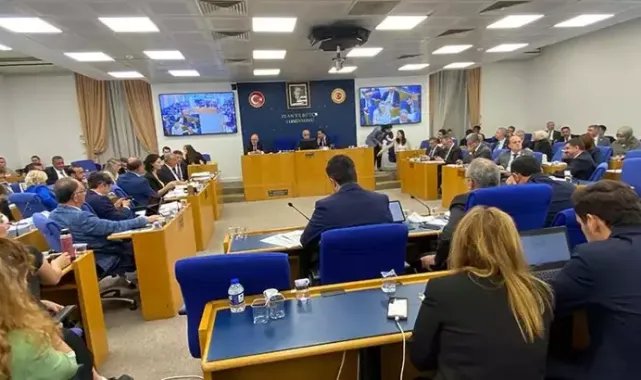 Sahipsiz hayvan yasası teklifinin komisyon görüşmesinde milletvekillerinin konuşmasına sınırlama