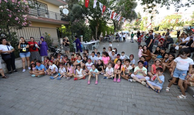 ‘Sokak Senin’ coşkusu Karşıyaka’yı sardı