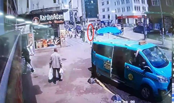 Yaya geçidinde otomobilin çarptığı kadın yaralandı