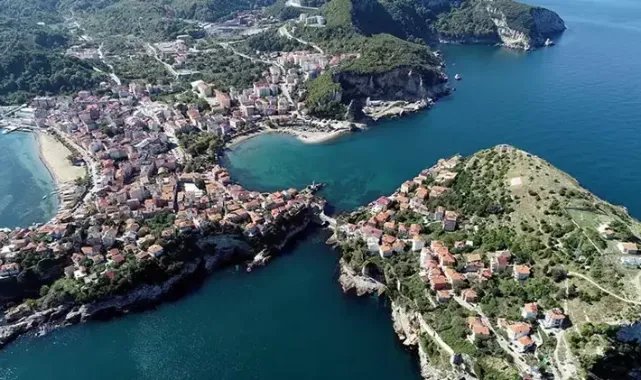 6 bin 600 nüfuslu Amasra'ya 1,5 milyon turist